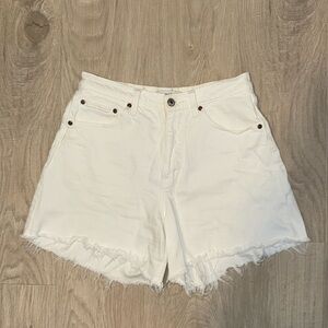ABERCROMBIE HIGH RISE DAD SHORT WHITE DENIM